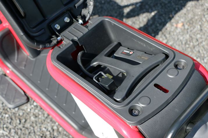 V[g48V/20Ah̃obe[𓋍ځB[dł̑s\ȋ70kmƂȂĂi30km/hnsA50kgAobe[ViAC15Ȁł̃eXgj