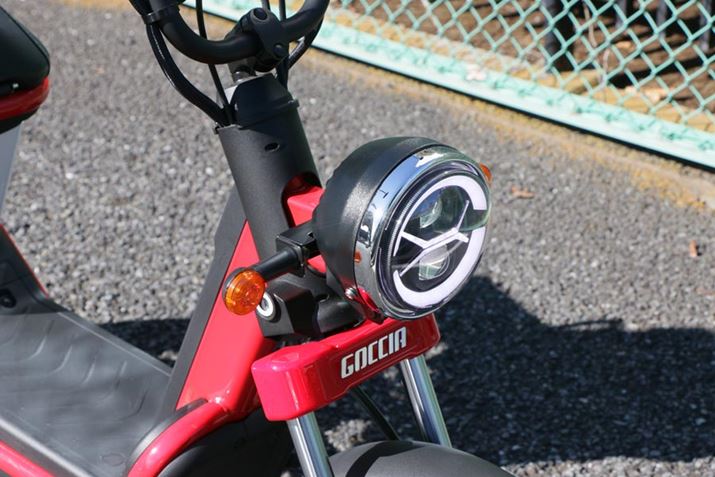 ԑ̂̃C[WɂЂƖ𔃂Ăی^LEDCǵAÃvg̒Ăō̗pꂽƂ