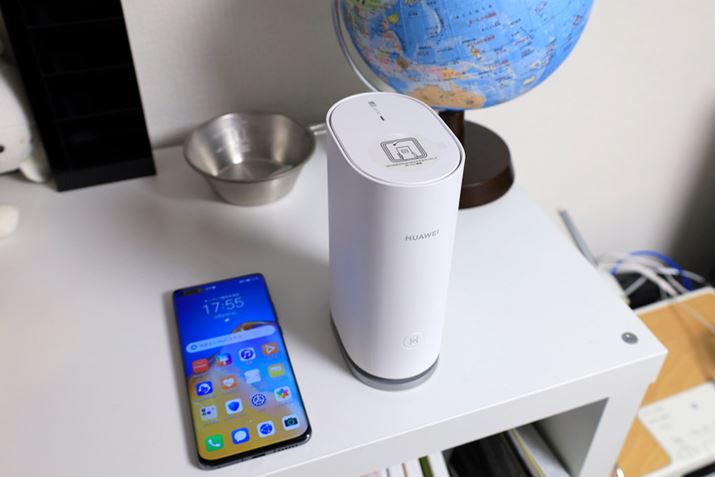 ̂锒X^CbVȃfUCŁAȈȂǖڗꏊɈaȂuBWi-Fi[^[⃁bVWi-Fi[^[́A͂JꏊɒûzȂ̂ŁA@\łȂfUCʂłuHUWEI WiFi Mesh 3vWi-FiP̂ɖ𗧂