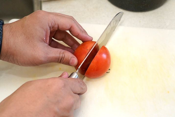 �܂��A���낵���Ă̏�ԂŃg�}�g��؂�Ɓc�c