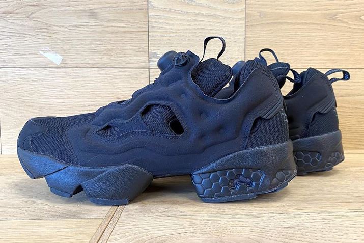 uINSTAPUMP FURY OG Ballistic BlackiCX^|vt[[ OG oXeBbN ubNjviiԁFGW7052jB[{bN ICVbvł̉íA19,800~(ō)BuI[ubNvƁuI[zCgvJ[́AقȂfނŔꂽ2017 Nȗ̓oƂȂ