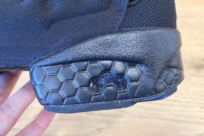 [{bNƎJ\[eNmW[uwLTCgv𓋍ڂAꂽNbVjO