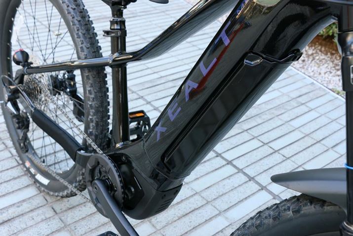 obe[i36V/13Ahjɂ̃Jo[𑕔Bt[ɓtCeO[ebh^Cv̂߁A_E`[u͑A邩ɍBobe[cʃ[̏Ԃ疞[d܂Ŗ5.5Ԃ