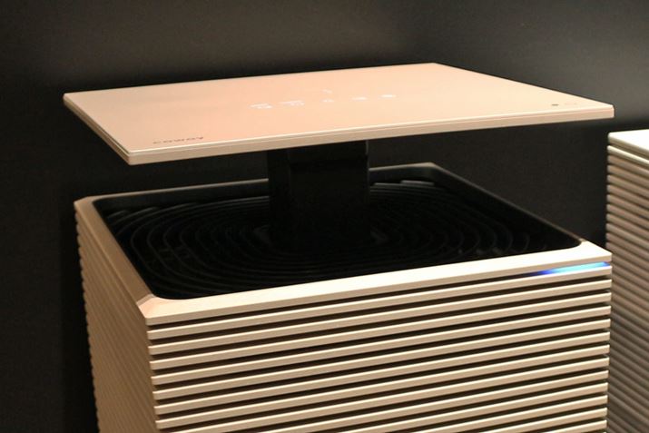 C̏Ԃ́A{̑Oʂ̃R[i[ɂLEDv̐FłmF\BɉāAԁ΁4Fɕς܂