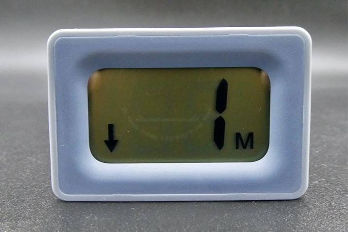 5cmA3.5cm̃RpNgȃ^C}[ł