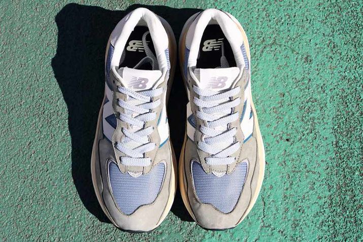 yʐ^zAEg\[́ASʂɃOp^[zuBɂAtbgȐڒn킦 yʐ^z^ォ猩}BŵŊOɌčLĂÕtH