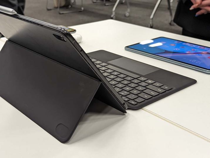 L[{[huHUAWEI Smart Magnetic Keyboardviʔj𑕒邱ƂŁAm[gPCCNȎg\ł