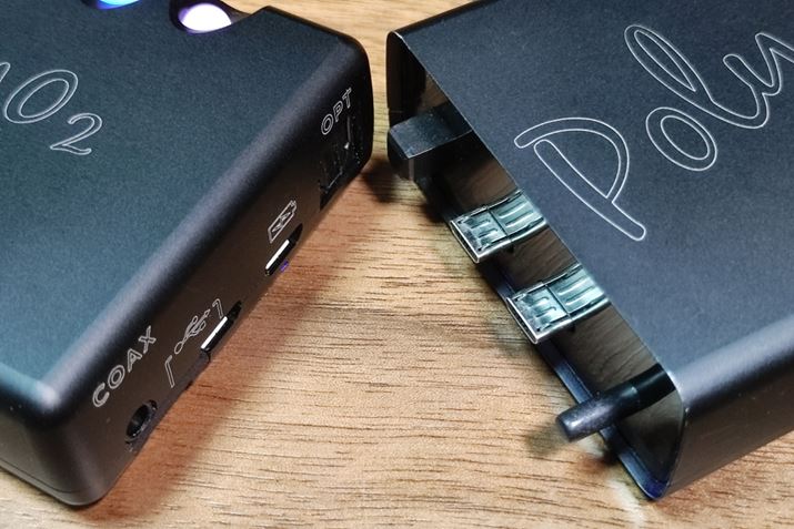 VɒǉꂽUSB Type-CȊO̓͒[q̃CAEguMojovƂ܂Ȃ̂́AuMojoṽIvViłuPolyvڑł悤ɂ邽