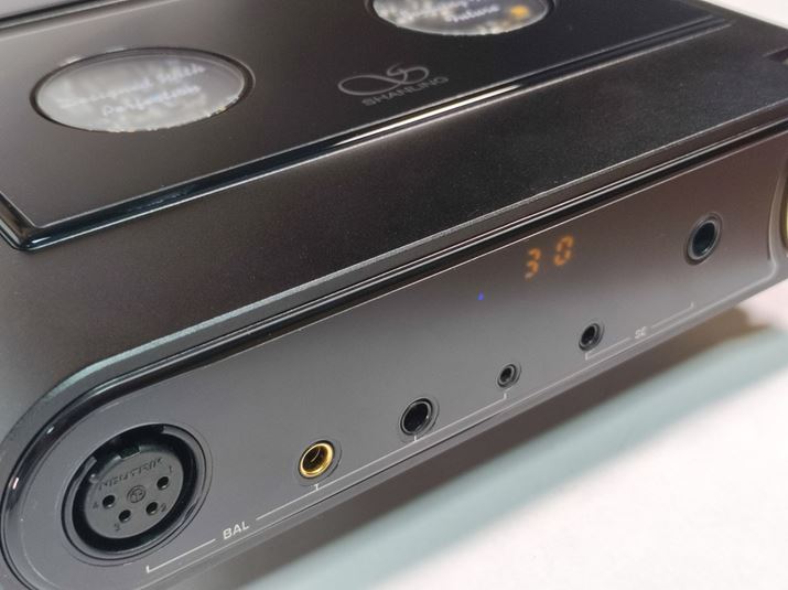 wbhzo͂́AoXXLR4pin2.5mm^3.5pro^4.4mm4nAAoX3.5mm6.3mmƂȂ[Ă