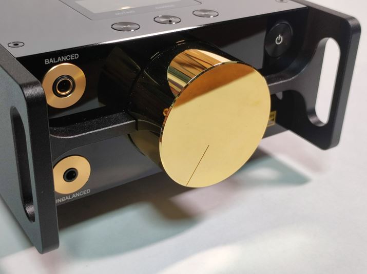 tǵAAvXdC̒^{[ڂ䂭Bwbhzo͂́A3.5mmAoXA4.4mmoXꂼ1n