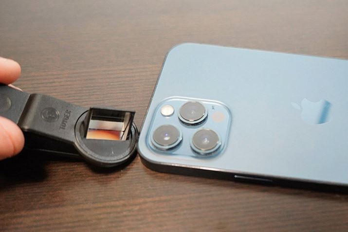 ŋ߂́AY傫߂̃X}zƁAʒu߂ȂȂł