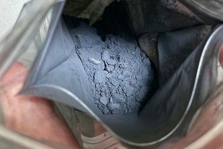 ޗ̓񗰉ufpE_[̎_ł̐FBM҂CRLo[XCb`̏Ȃǂɂ́ÃpE_[ʂ̃XNICŗnĎgƂ܂