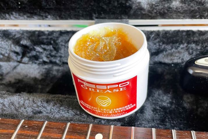 RESPO GREASE͂˂Ƃ芴̋A[OXn
