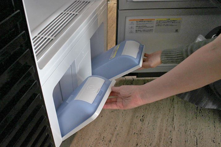 {̉ɂ́AX`[𔭐錳ƂȂ鋋^NƁA򐅂𗭂߂Ăr^N܂B]fꂼ^ŇLA₨̂₷Abv