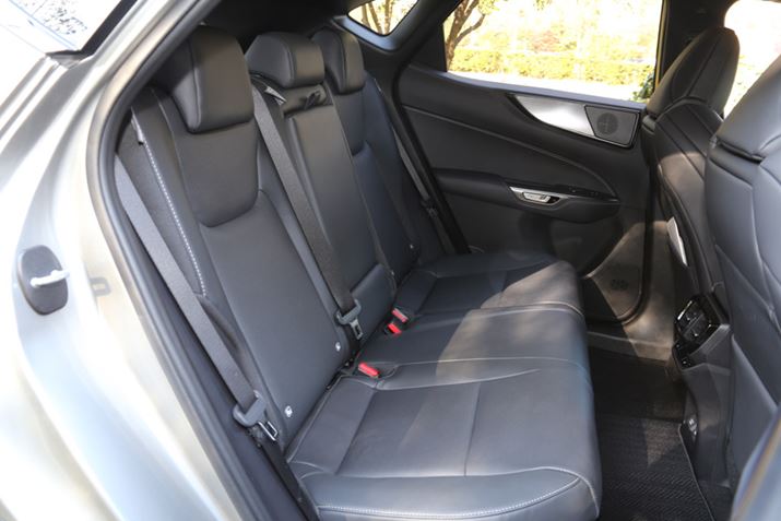 V^uNXvi350h FX|[cj̃AV[g