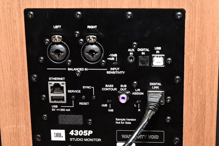 ʂȓ͒[qpӂAfW^EAiO킸܂܂ȃ\[X󂯂