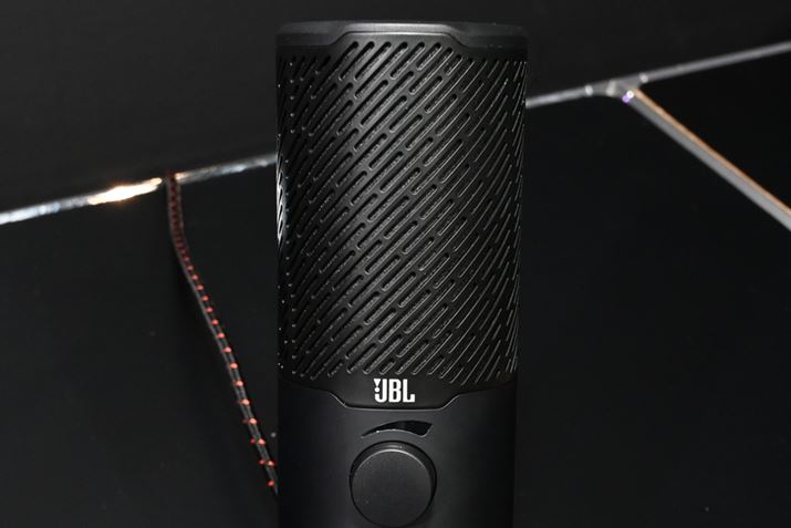 PwƖw̃}CNcɔzuBL[{[h͂̕svȐUȂǂ̂Ȃ悤ɁA}EgHvĂƂ