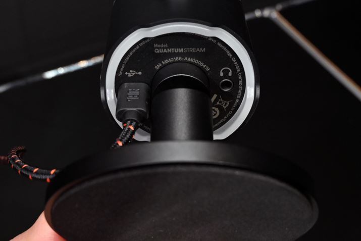 ʕɂ́AUSB Type-Cƃwbhzo͂𓋍