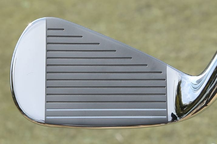 򋗗\߂邽߂ɃJ[y^[450X`[ƌĂ΂鍂xXeXtF[Xɍ̗pBtF[XJbv\ɂAAIɂ݌vłȂAfނ\A܂܂Ȋϓ_A\ǋĂ܂