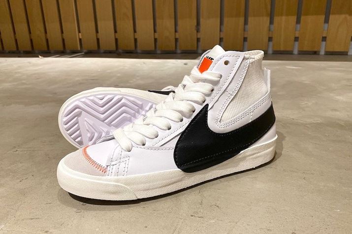 uiCL u[U[ MID '77 W{v́uubNvBTCgíA13,200~iōj