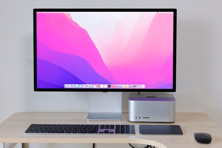 񎎂̂͌X𒲐łX^hStudio DisplayBWKXfAf荞݂͂Ȃ}ĂBfBXvC̉Studio Display܂̂|Cg