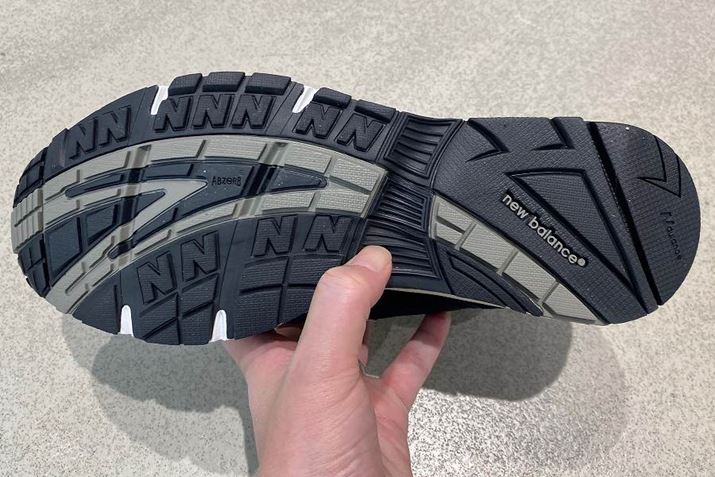 AEg\[́uNfXvAꂽObvƑϋv𔭊