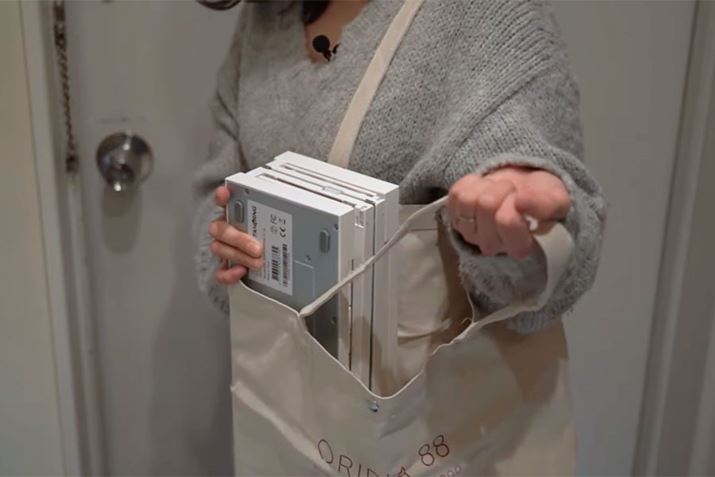 {̂ŷŁAobOɓĎyɎ^ׂႢ܂B{̏dʂ́AORIPIA881.6kgAORIPIA491kgBȂ݂ɁA^їp̃g[gobOiɓĂ܂