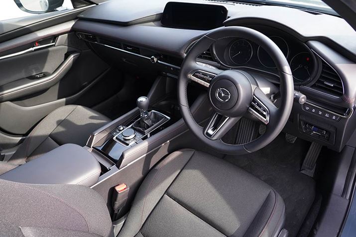 hCo[̑̂𒆐SƂCAEgŁA^]DhCo[̂߂̊ꂽ^]Ȃ܂BގԂ̃O[h́ApxȂǂ͎蓮ȂAȂɂ`Fbgo[V[gt^[WĂ܂