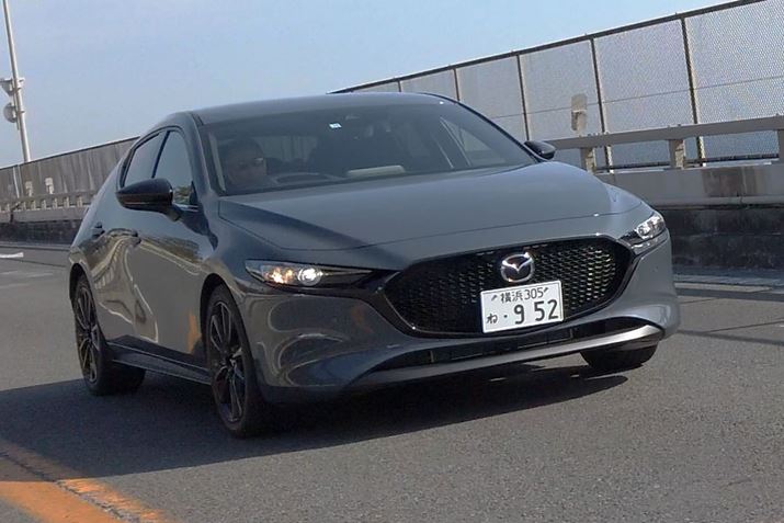 uSKYACTIV-VEHICLE ARCHITECTUREvƌĂ΂ԗ\ZpɂAulńvv킹N}Ƃ̈̊킦܂BfUCƑ̂悳AIȎ̍͑xɂ܂