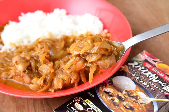 XpCX̓J_̐XƂjAX߁B[Xg悤ȍ΂Â݂AXpCXJ[炵wIȃeCXgɎdオĂ܂