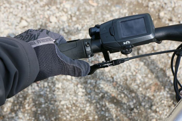 hbp[V[g|Xg쓮邽߂̃o[͍葤ɓڂĂ̂ŁAsɑł