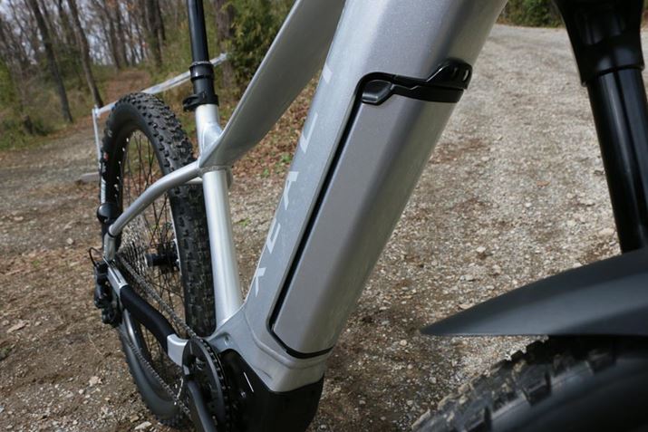 obe[eʂ468WhŁAt[ɓC`[uBJo[܂ŋƂȂĂ̂́Aobe[Ռ邽߂̍\Bobe[cʃ[̏Ԃ疞[d܂Ŗ5.5Ԃ