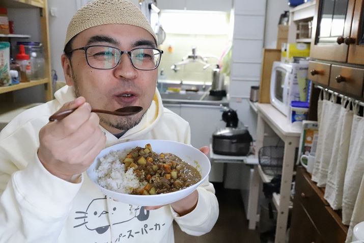 }OJbvŎύ񂾃J[AȂE}ł