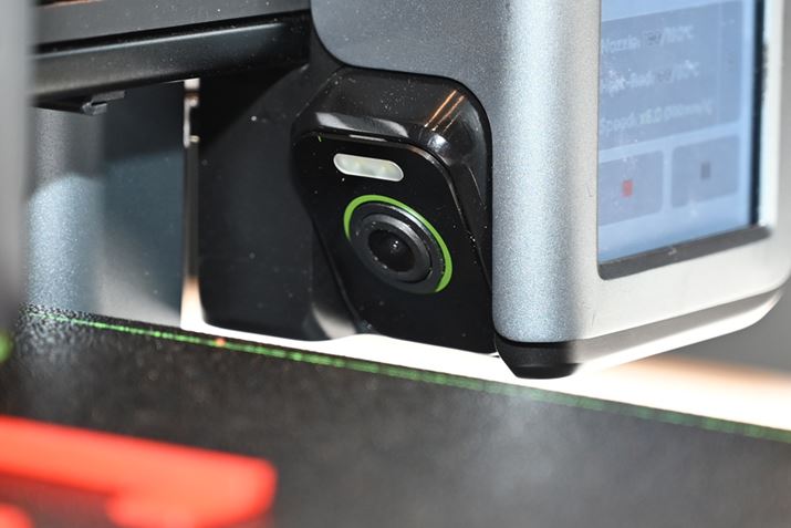 oĂ킸15őgݗĂyƁAʓIȉƒp3cv^[̖5{ƂȈxAƎAIJg펞j^Oɂ鍂xɂANGCeBreB͂ɃT|[gƂ