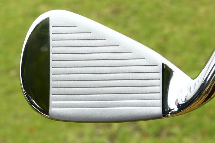 tF[Xɂ́AJ[y^[450X`[̗pBxŁA₷fނł