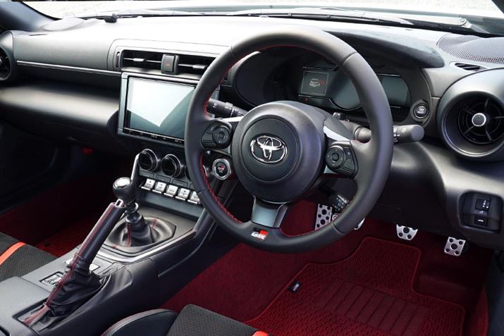 {fUC@\BRZƋʂApXe͈̐قȂAGR86͂y߂̎艞B܂GR86RZO[h͐ԂtA}bgƃhAgI\