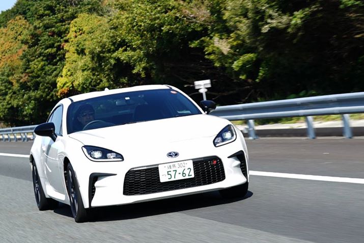 sudhȃX|[cJ[ɏĂvƂGR86BdSpbP[WK؂ȑOdʃoXȂǁARpNgFRX|[cJ[ƂĂ̍ő͕̓ς炸