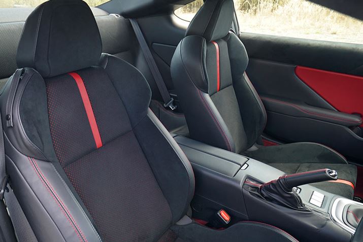 ^ŋǏ׏d̒ጸƁAbt߂܂ł̃T|[gコV[gBʒu5mmႢȂǊ{BRZƋʂłB㋉O[h͖{vƃEgXG[h̕\̗p