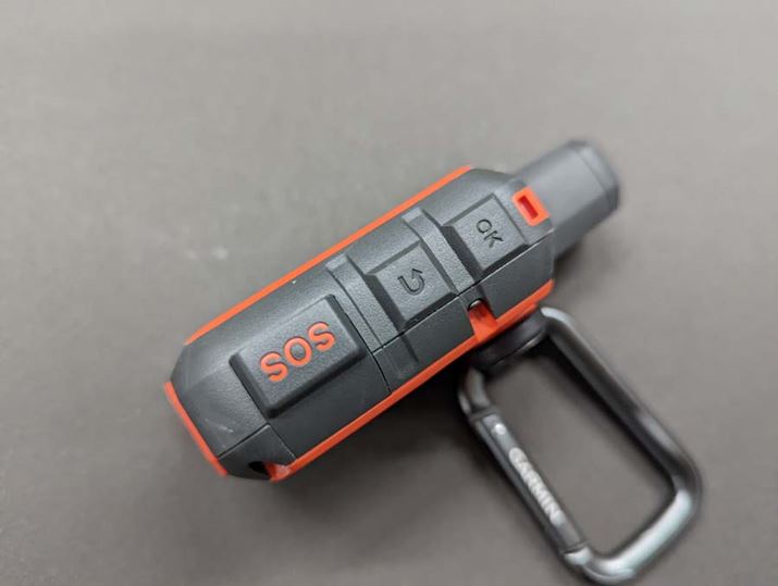 {̑ʂɂuSOSvƏꂽJo[̓ɁuSOSv{^i[Ă܂B쓮h~̂߁AJo[͌łA͂ȂƊJ܂