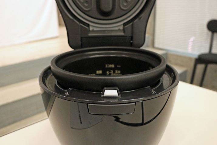 ъɓZbgƁAH̏㕔܂Ǔ͂ݏo\͏]ǂB㕔̉xႭȂAx𐶂ݏoƂŕAӂڂȂ悤ɂHvł