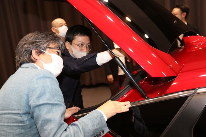 z_ V^uVrbNṽe[Q[g̃qẂAʒu̕ύX{[̒ጸȂǂɂāAɔׂă[tႭȂAAV[g̓Ԃ̃AbvmۂĂ