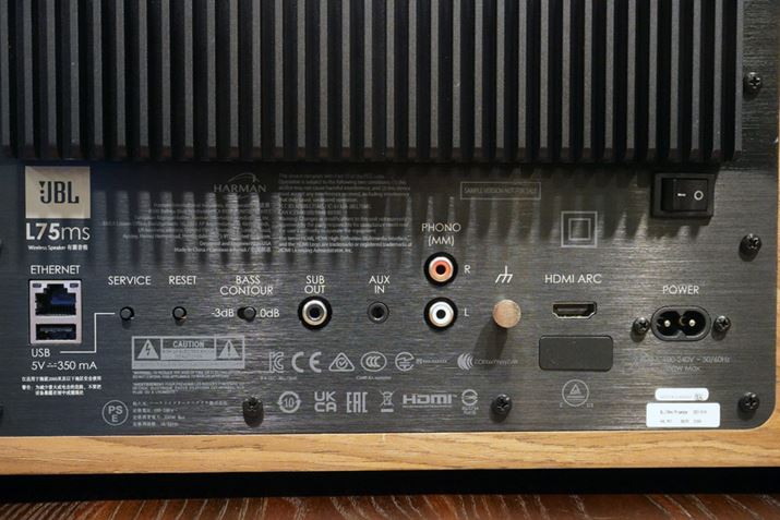 AiOn͂܂őO͒[qBfW^n͂HDMIiARCĵ݂Ȃ̂Œ