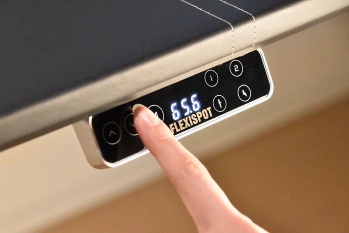 ^b`plRB́uȁvuɁvœV̍𖳒iKŕςBE4̃{^[{^BȂ݂ɁÃ^b`plŔAV̒ʂɎt̂AEǂɂłt悤ɐ݌vĂĐe؁I