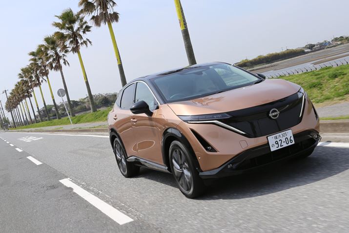 2022N512ɔ\́AỸNXI[o[EVuAAvB6i2WDjO[h֎悵