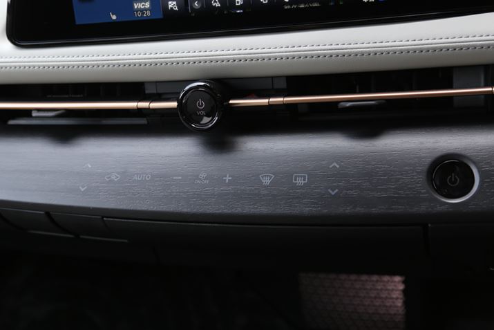 YuAAṽCeAł́ACplɓĂGARXCb`IBAAEVVXeItɂ邱ƂŃXCb`̃CgACeA̔ȂȂ悤ɔzĂ