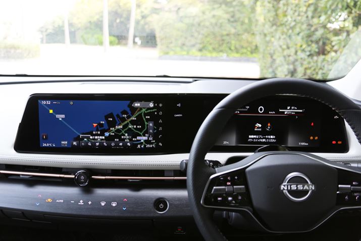 YuAAvɂ́A12.3C`̃Chȉt[^[ƃZ^[fBXvCĂ