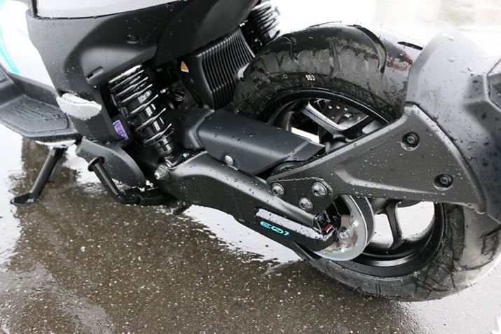 [^[̋쓮͂̓xgŌւɓ`Bʂ̃XN[^[̂悤ȃjbgXCOł͂Ȃ