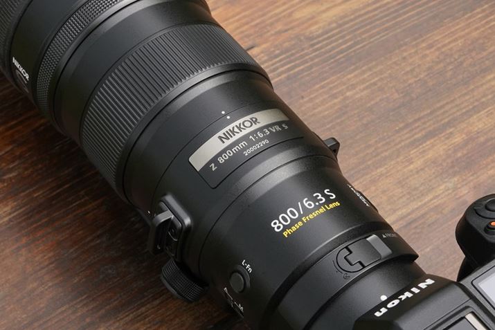 OrO̒ɁAwAC̃x[XɁuNIKKORṽGuƃY󂵂̖zu