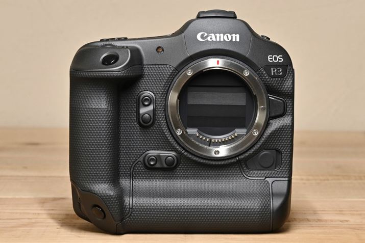 uEOS-1D XvV[YƔׂƁAR͕̍}fUC̗pB}OlVE̊OƖhoEhH\̗pASmۂBuEOS R5/R6vȂǂƓlɁAZT[ւ̃S~΍ƂāAdItɃVb^[@\Ă