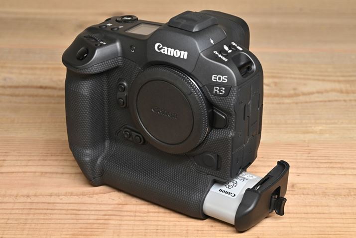 フルサイズ 一眼レフ EOS 6D ボディ + バッテリー x2 + 充電器+